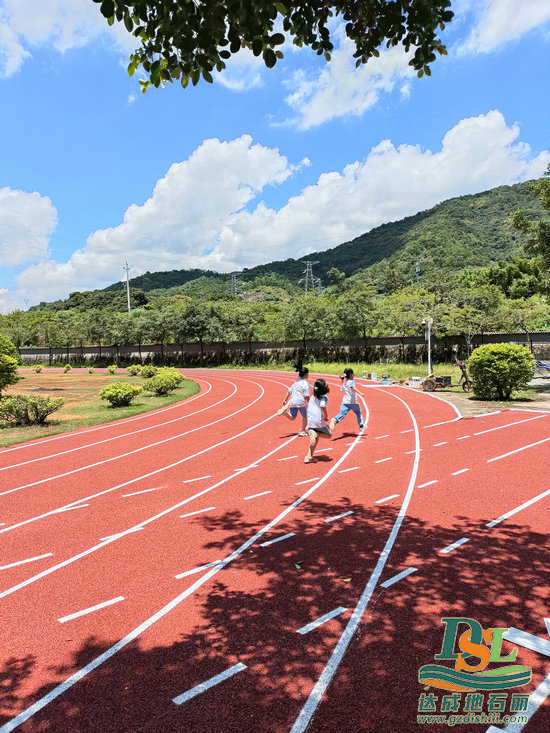 【透氣型塑膠跑道】心飛揚(yáng)，隨心跑！